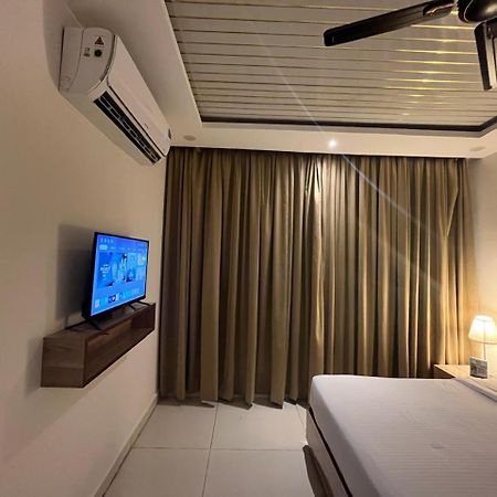 Hotel Hibiscus Tree- Bachupally Haiderabad Buitenkant foto