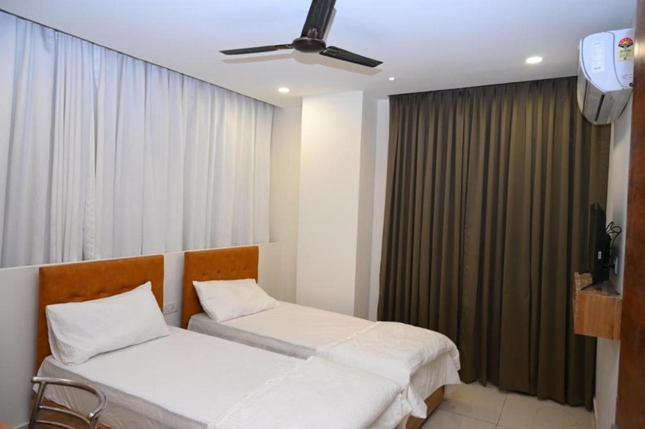 Hotel Hibiscus Tree- Bachupally Haiderabad Buitenkant foto