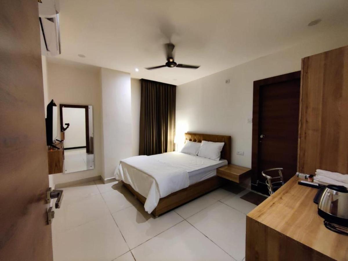 Hotel Hibiscus Tree- Bachupally Haiderabad Buitenkant foto