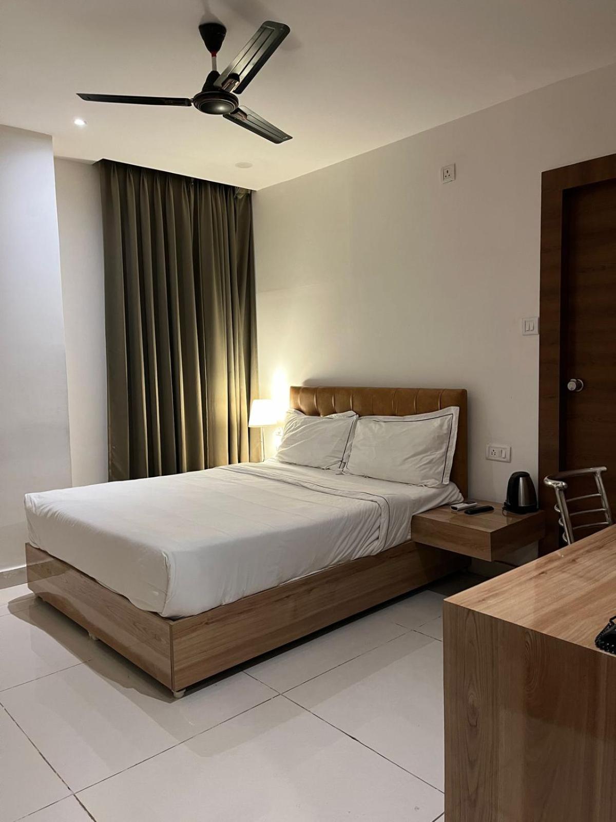 Hotel Hibiscus Tree- Bachupally Haiderabad Buitenkant foto
