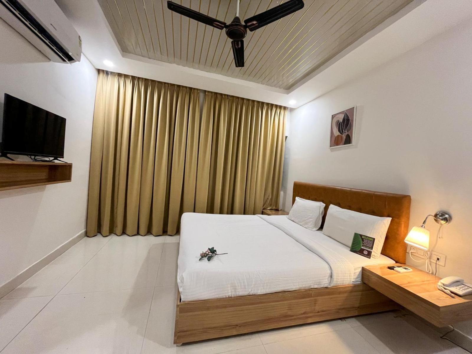 Hotel Hibiscus Tree- Bachupally Haiderabad Buitenkant foto