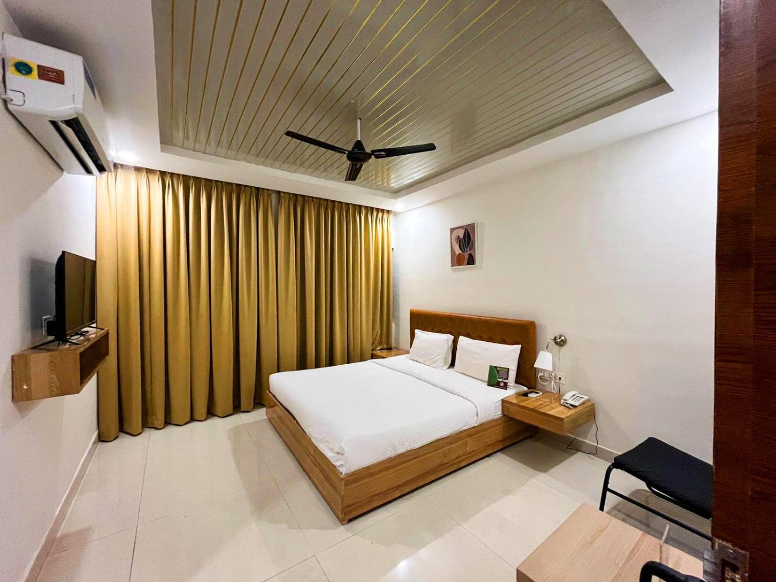 Hotel Hibiscus Tree- Bachupally Haiderabad Buitenkant foto