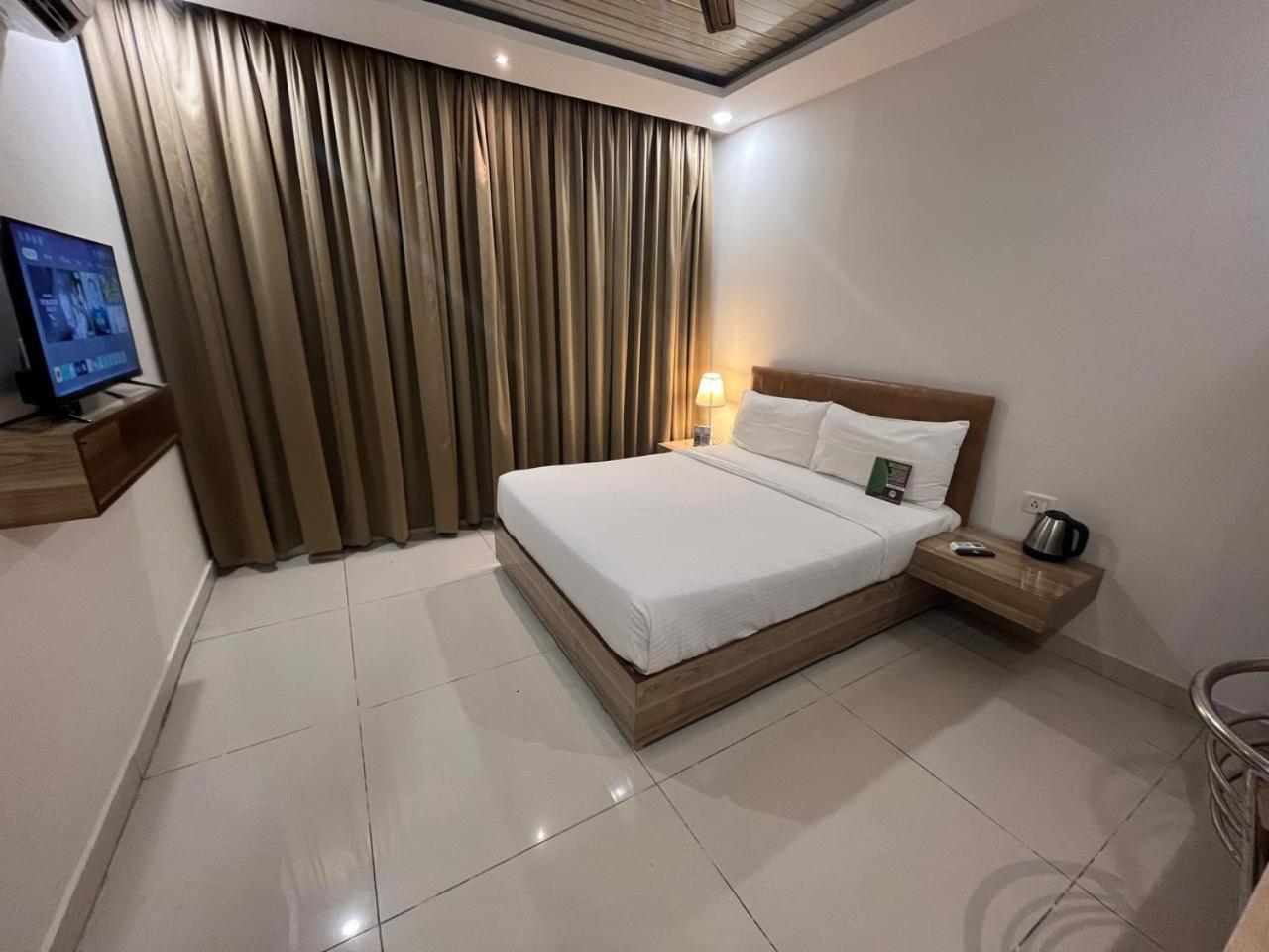 Hotel Hibiscus Tree- Bachupally Haiderabad Buitenkant foto