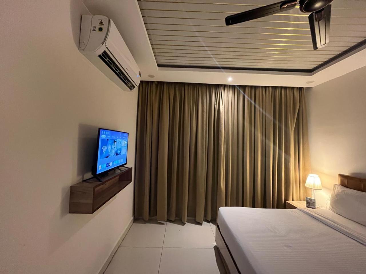 Hotel Hibiscus Tree- Bachupally Haiderabad Buitenkant foto